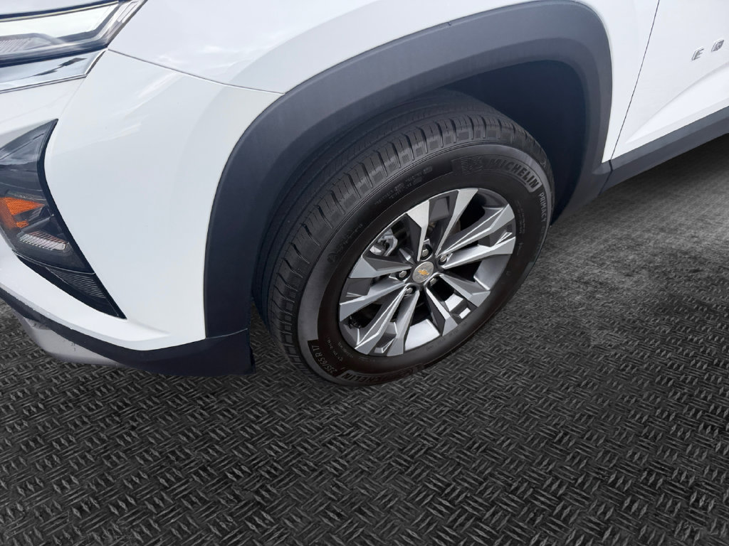 Certified 2026 Chevrolet Equinox LT AWD/4WD image 11