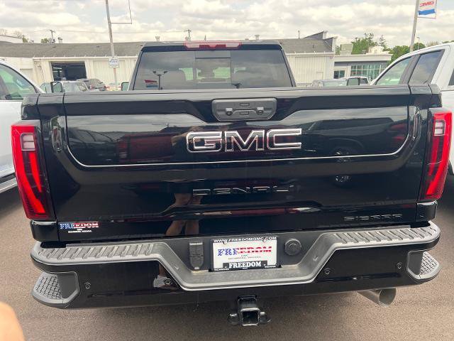 New 2026 GMC Sierra 3500 Denali w/ LPO, Black Badging Package AWD/4WD image 4