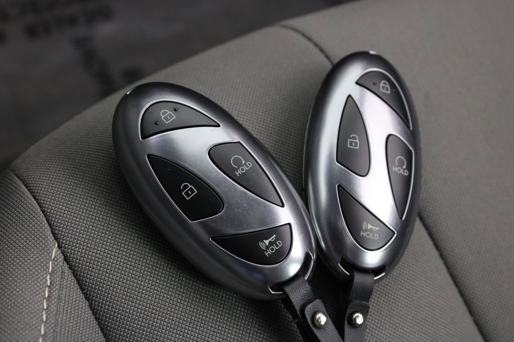 Certified 2025 Hyundai Elantra SEL image 30