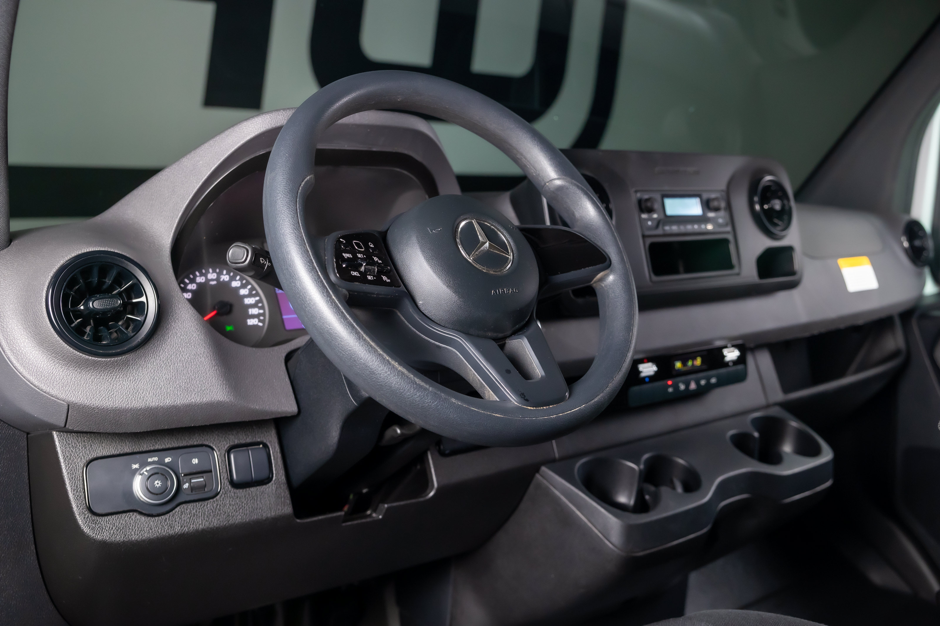 Used 2023 Mercedes-Benz Sprinter 2500 image 3