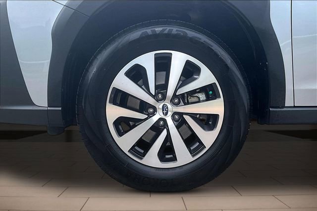 Used 2025 Subaru Outback Premium AWD/4WD image 9