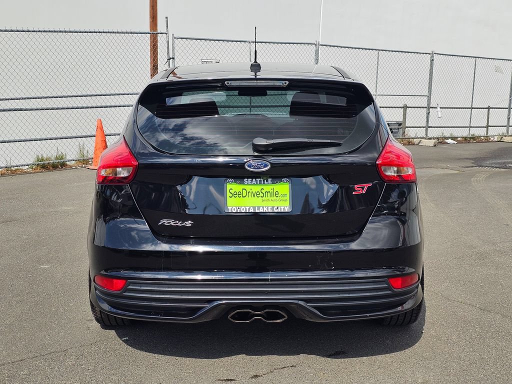 Used 2016 Ford Focus ST FWD image 6