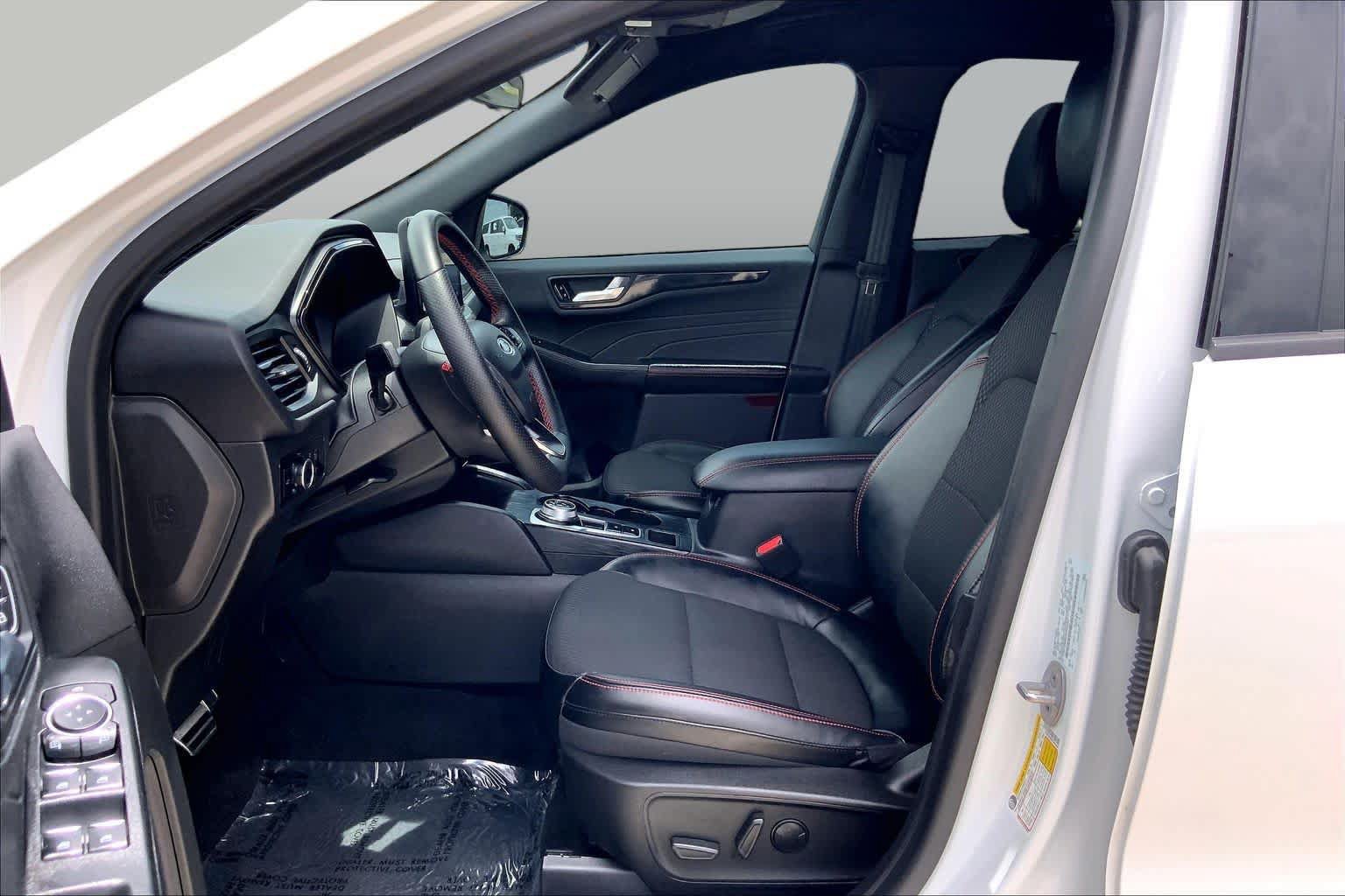 Used 2023 Ford Escape ST-Line w/ Tech Pack #1 FWD image 8