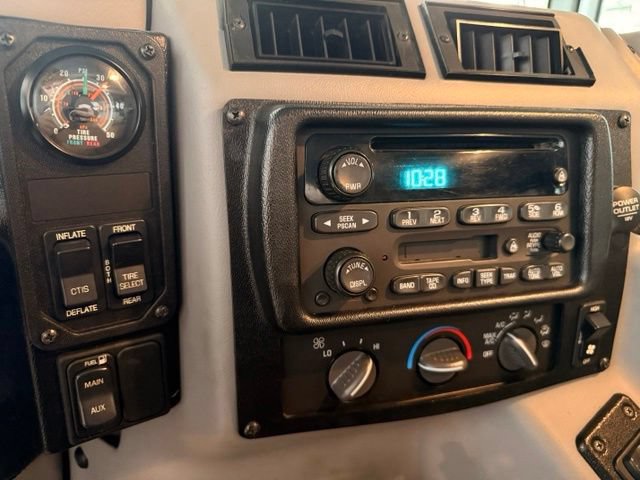 Used 2003 HUMMER H1 4-Door Wagon AWD/4WD image 14