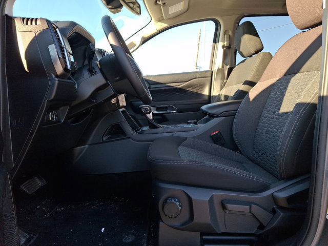 Used 2025 Ford Ranger XLT w/ FX4 Off-Road Package image 13