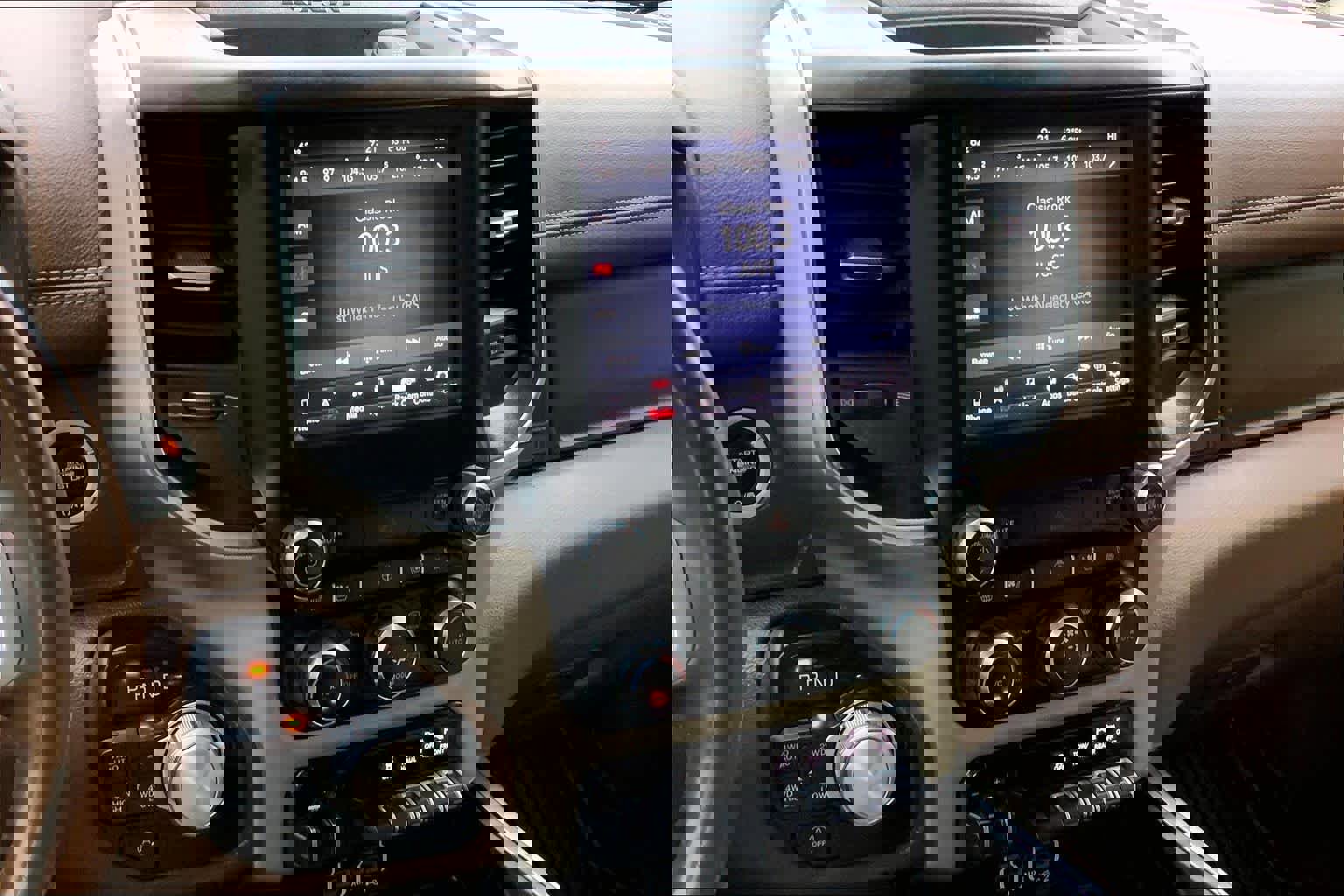 Used 2021 RAM 1500 Laramie AWD/4WD image 7