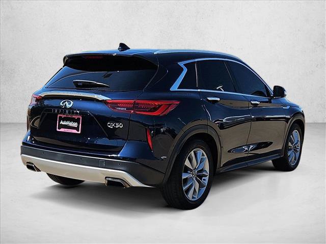 Used 2020 INFINITI QX50 Luxe w/ Navigation Package FWD image 4