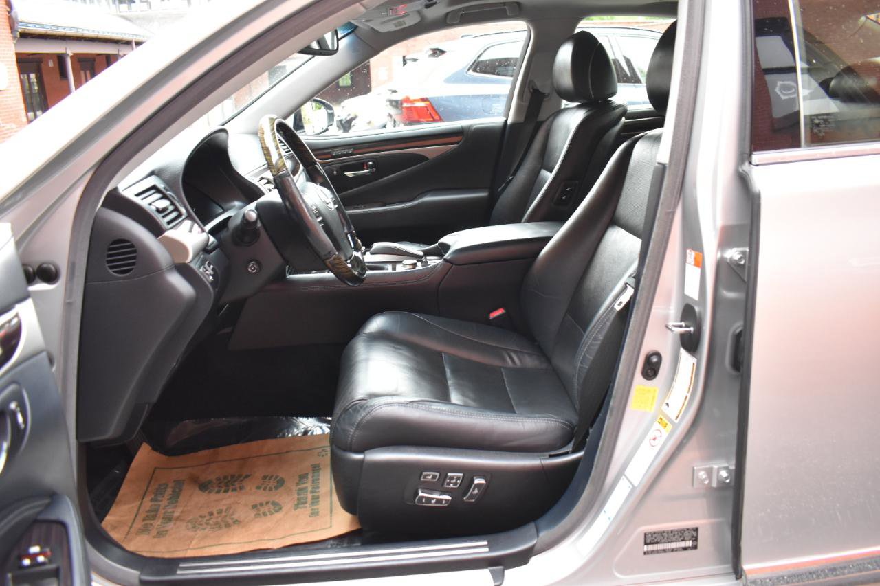 Used 2015 Lexus LS 460 AWD w/ Comfort Package image 12