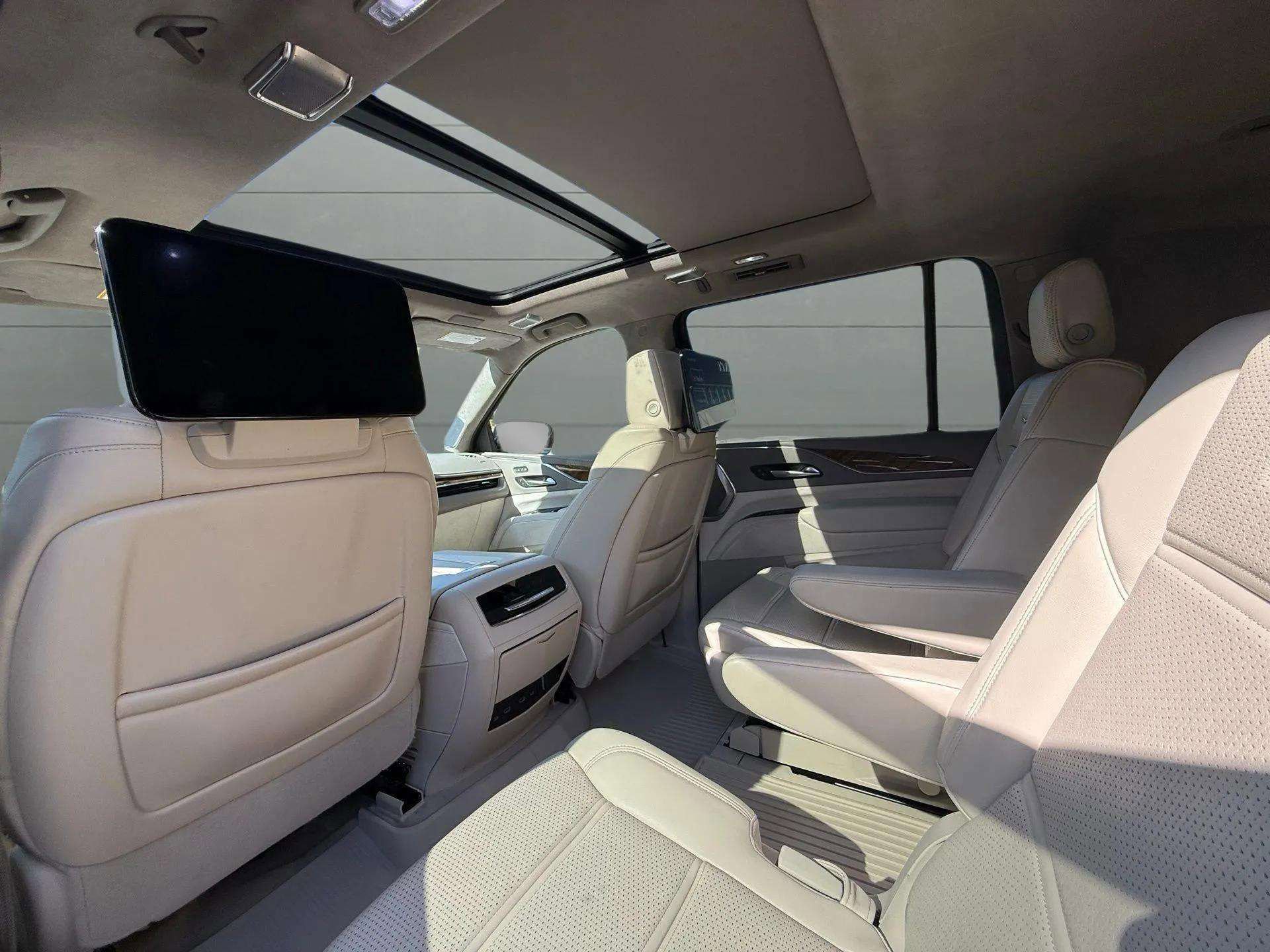 Used 2024 Cadillac Escalade ESV Sport Platinum w/ Heavy-Duty Trailer Package image 27