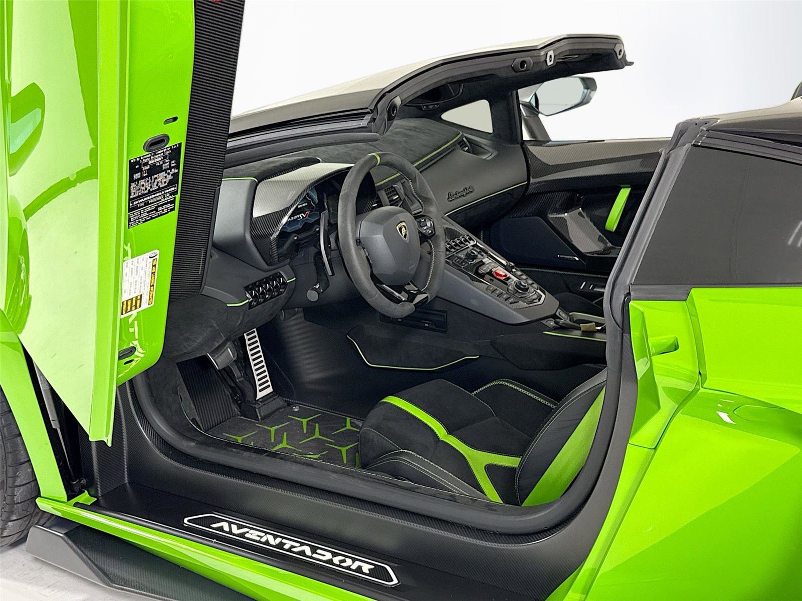 Used 2021 Lamborghini Aventador SVJ image 12