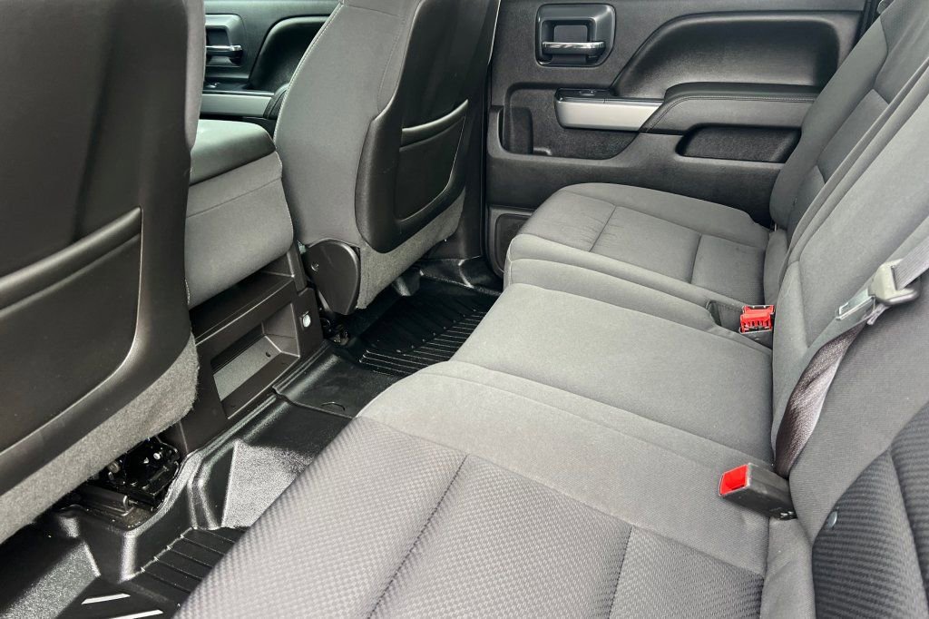 Used 2015 Chevrolet Silverado 3500 LT w/ LT Convenience Package AWD/4WD image 9