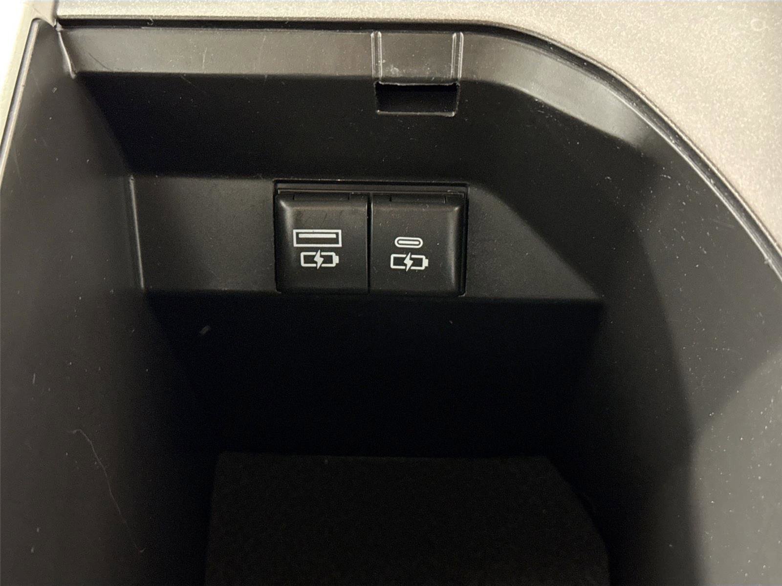 Certified 2023 Toyota Camry SE AWD/4WD image 30