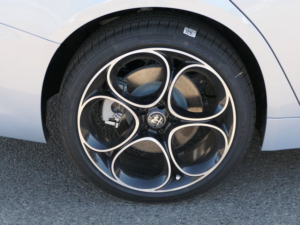 New 2025 Alfa Romeo Giulia AWD image 10