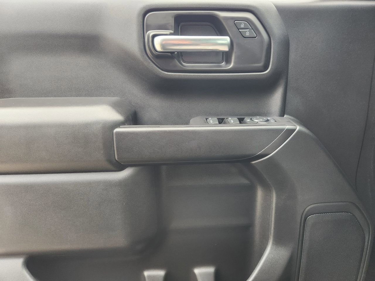 Used 2020 Chevrolet Silverado 1500 Custom w/ Custom Value Package image 22