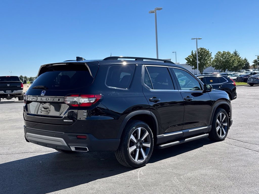 Used 2023 Honda Pilot Touring image 7