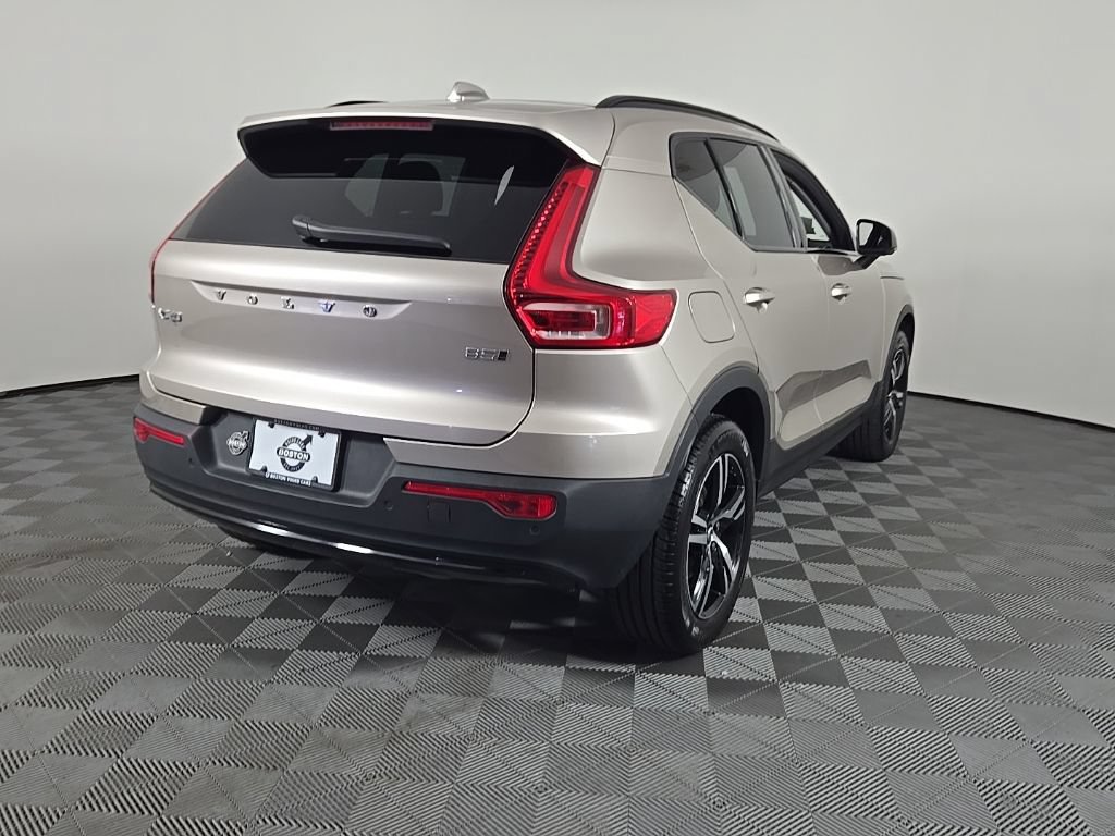 Certified 2024 Volvo XC40 B5 Core AWD/4WD image 10