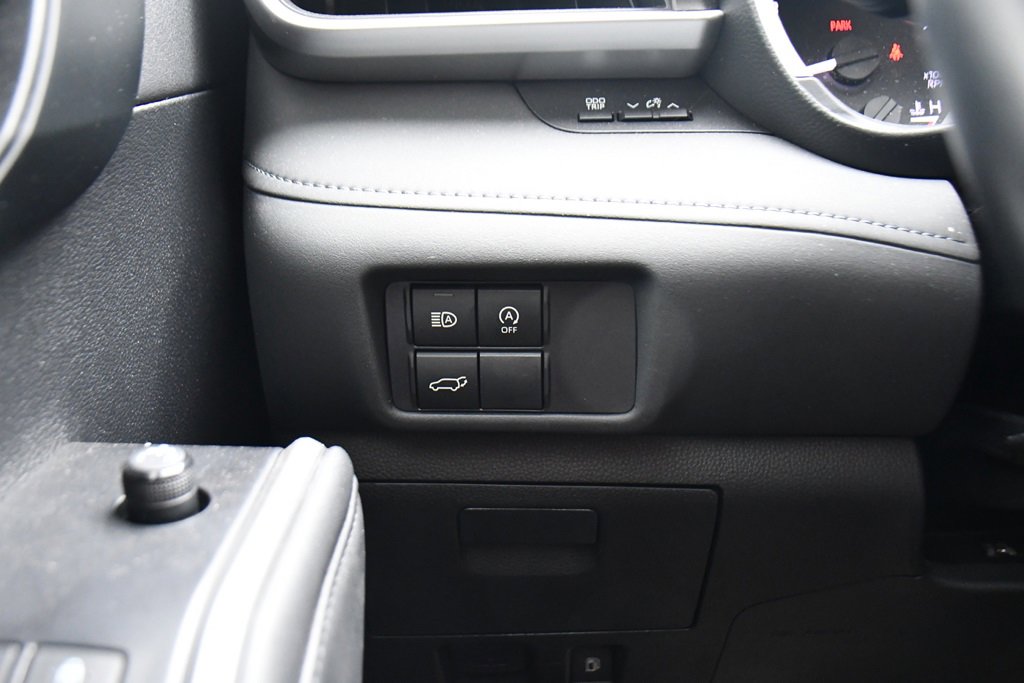 Used 2023 Toyota Highlander XLE image 29