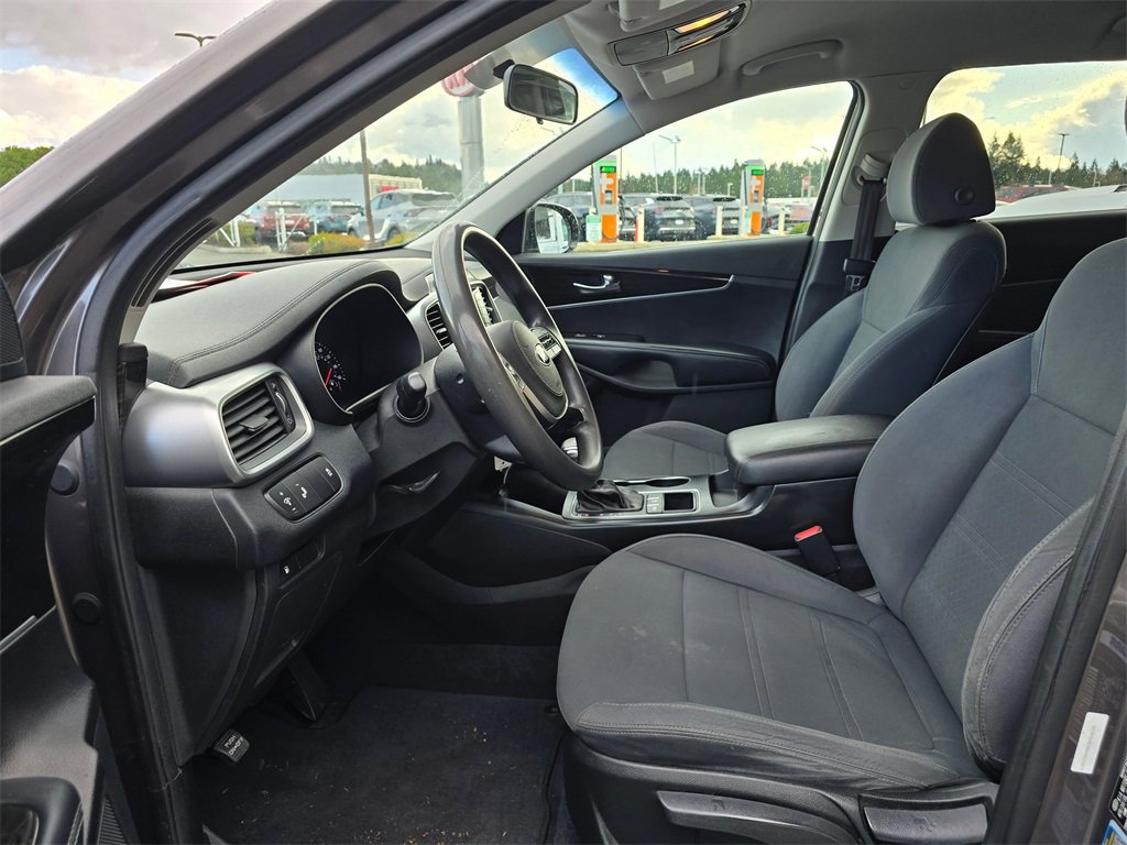 Used 2019 Kia Sorento LX image 8