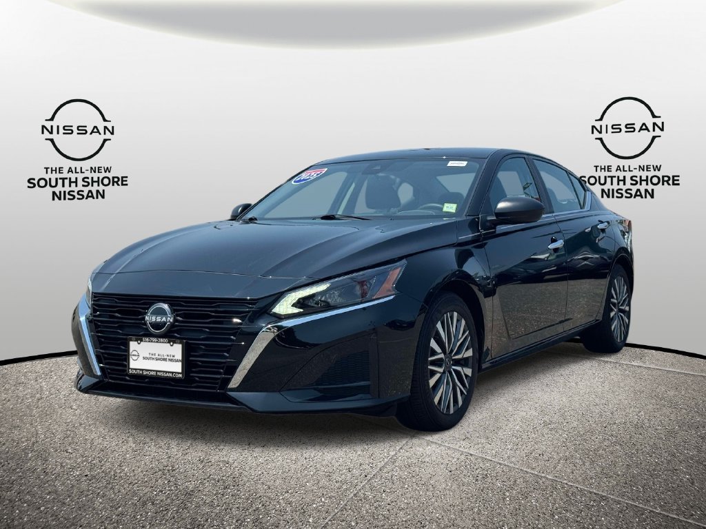 Used 2025 Nissan Altima 2.5 SV FWD image 4