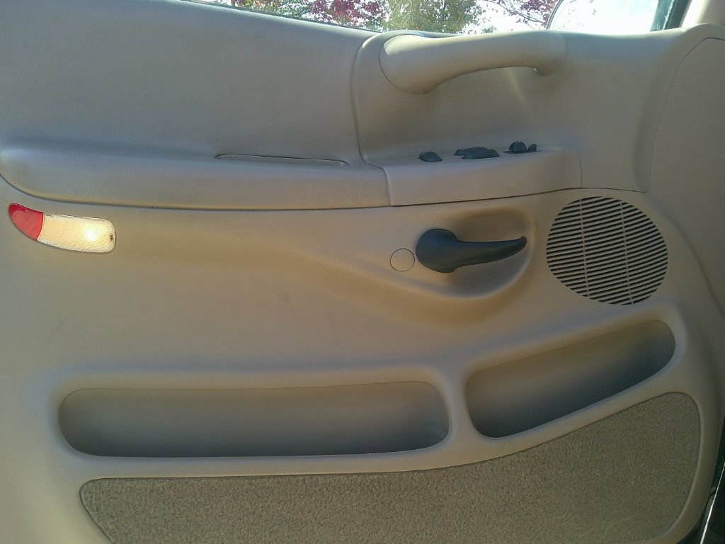 Used 1998 Ford F150 XLT image 11