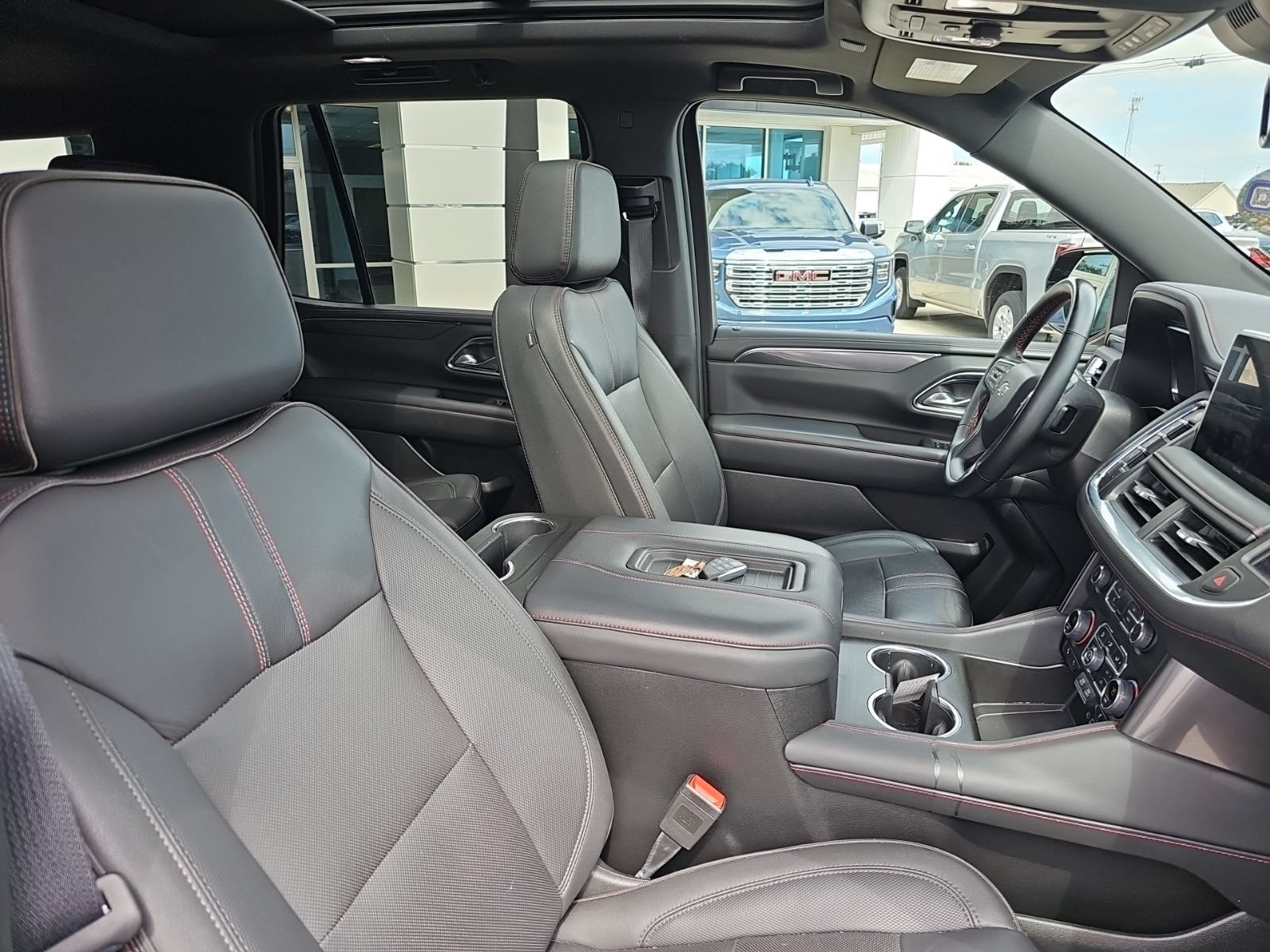 Used 2024 Chevrolet Tahoe RST w/ Luxury Package AWD/4WD image 30