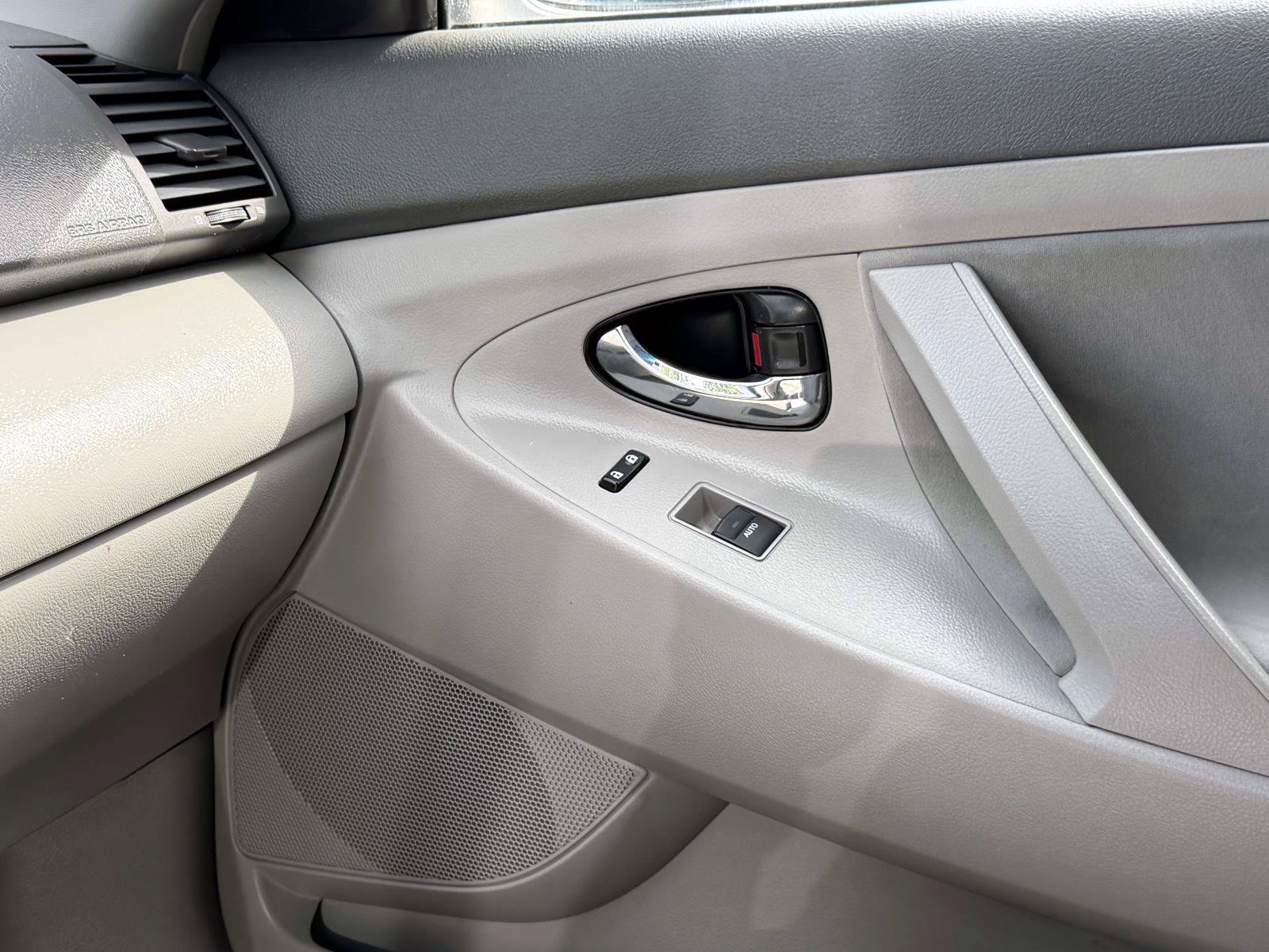 Used 2010 Toyota Camry FWD image 30