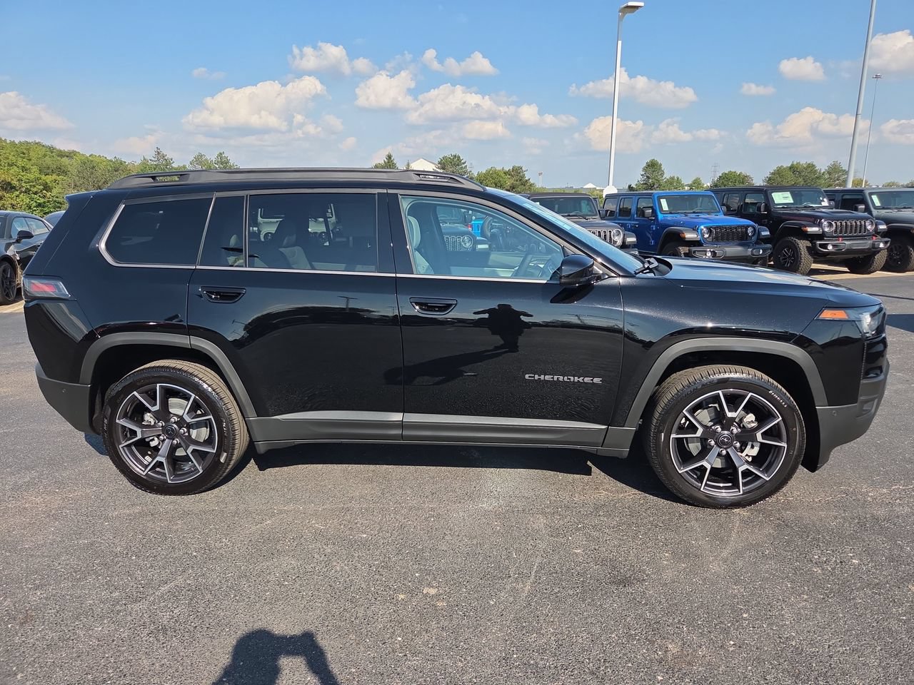 New 2026 Jeep Cherokee Overland AWD/4WD image 32