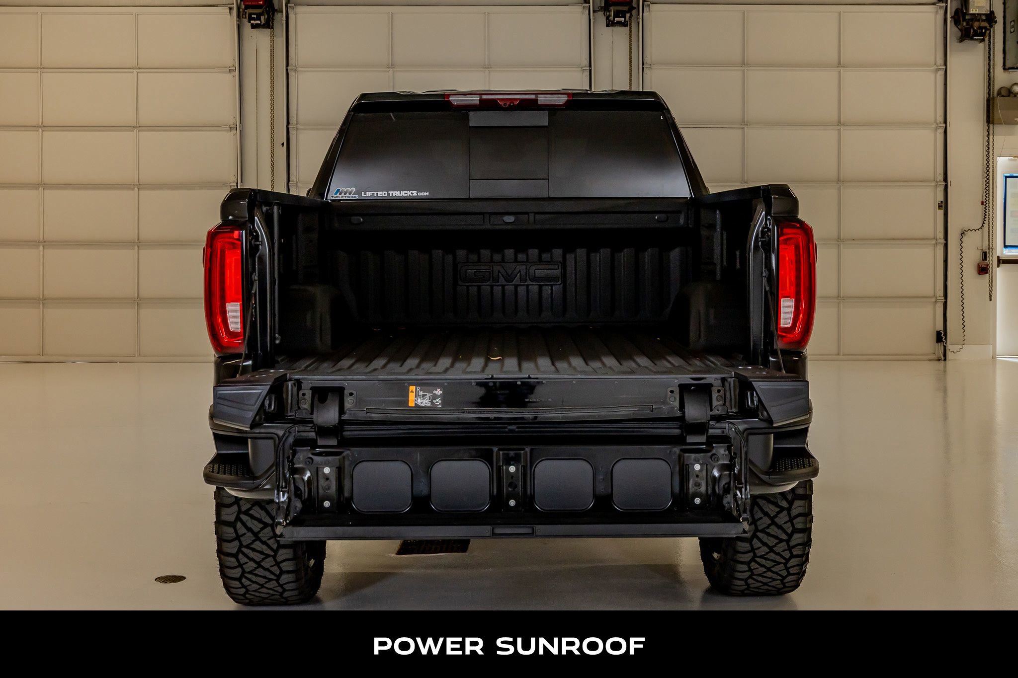 Used 2025 GMC Sierra 1500 Denali w/ Denali Reserve Package image 9