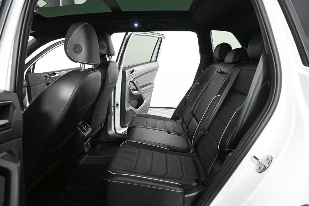 Used 2024 Volkswagen Tiguan SEL R-Line AWD/4WD image 17