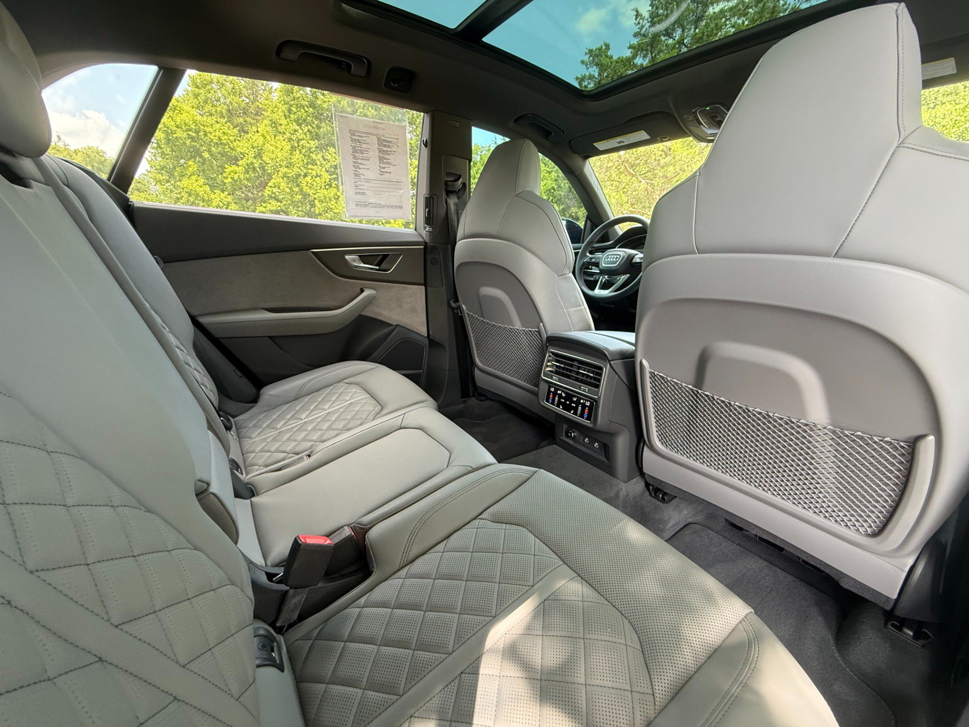 Used 2024 Audi SQ8 Prestige AWD/4WD image 33