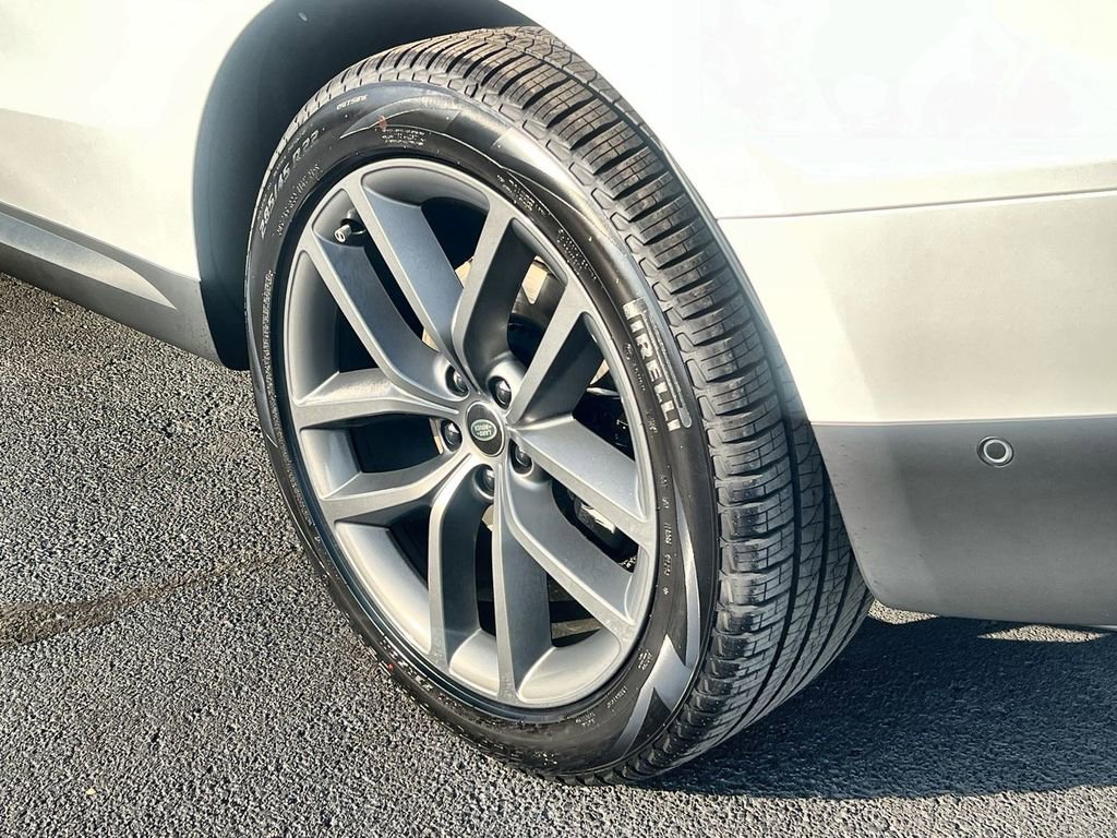 Used 2025 Land Rover Range Rover Sport SE image 11