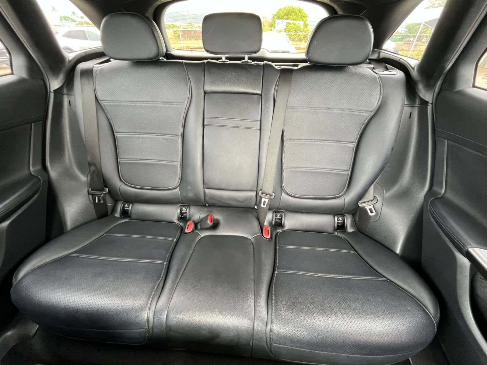 Used 2024 Mercedes-Benz GLC 300 image 38