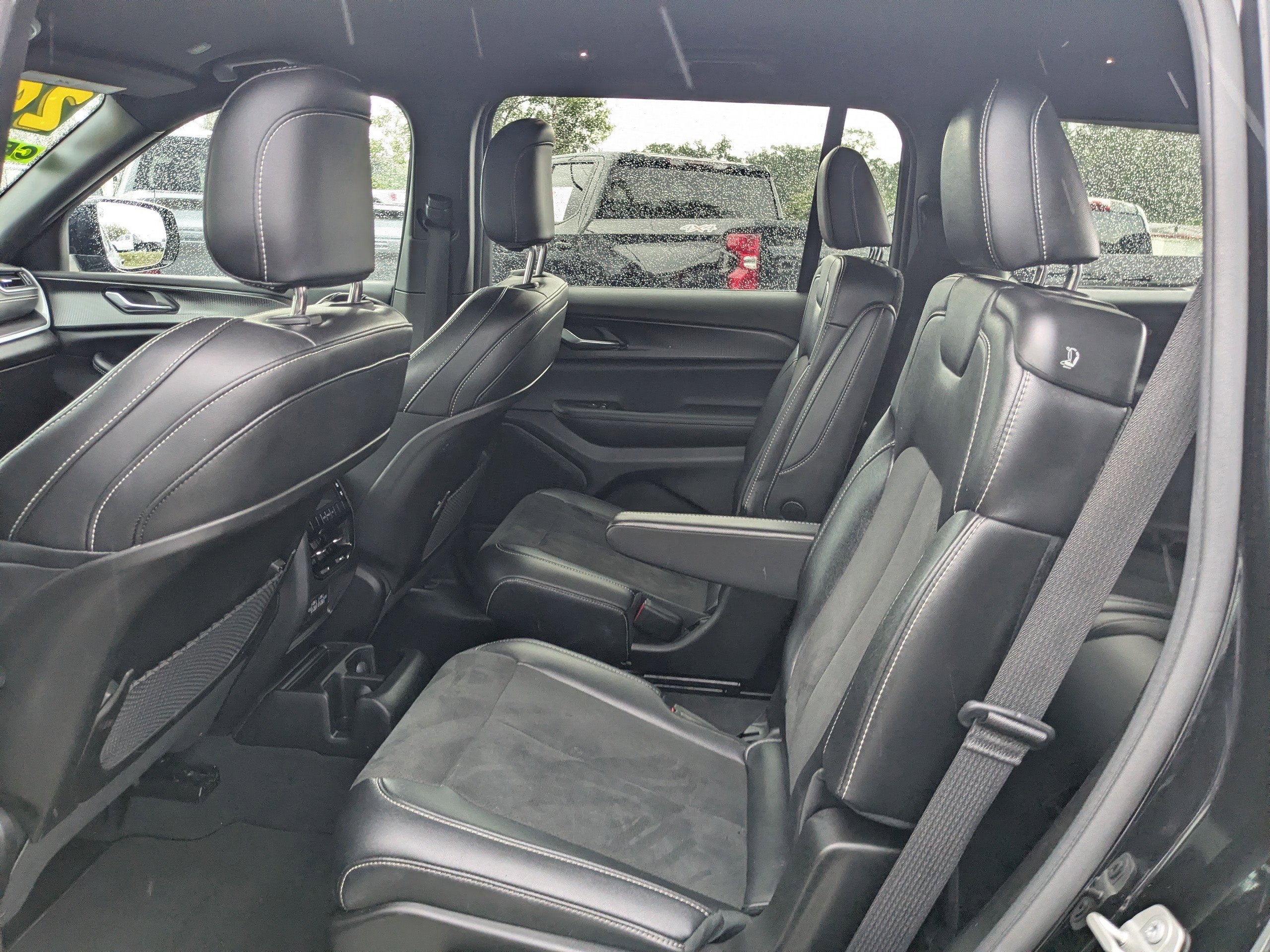 Certified 2024 Jeep Grand Cherokee L Laredo image 13