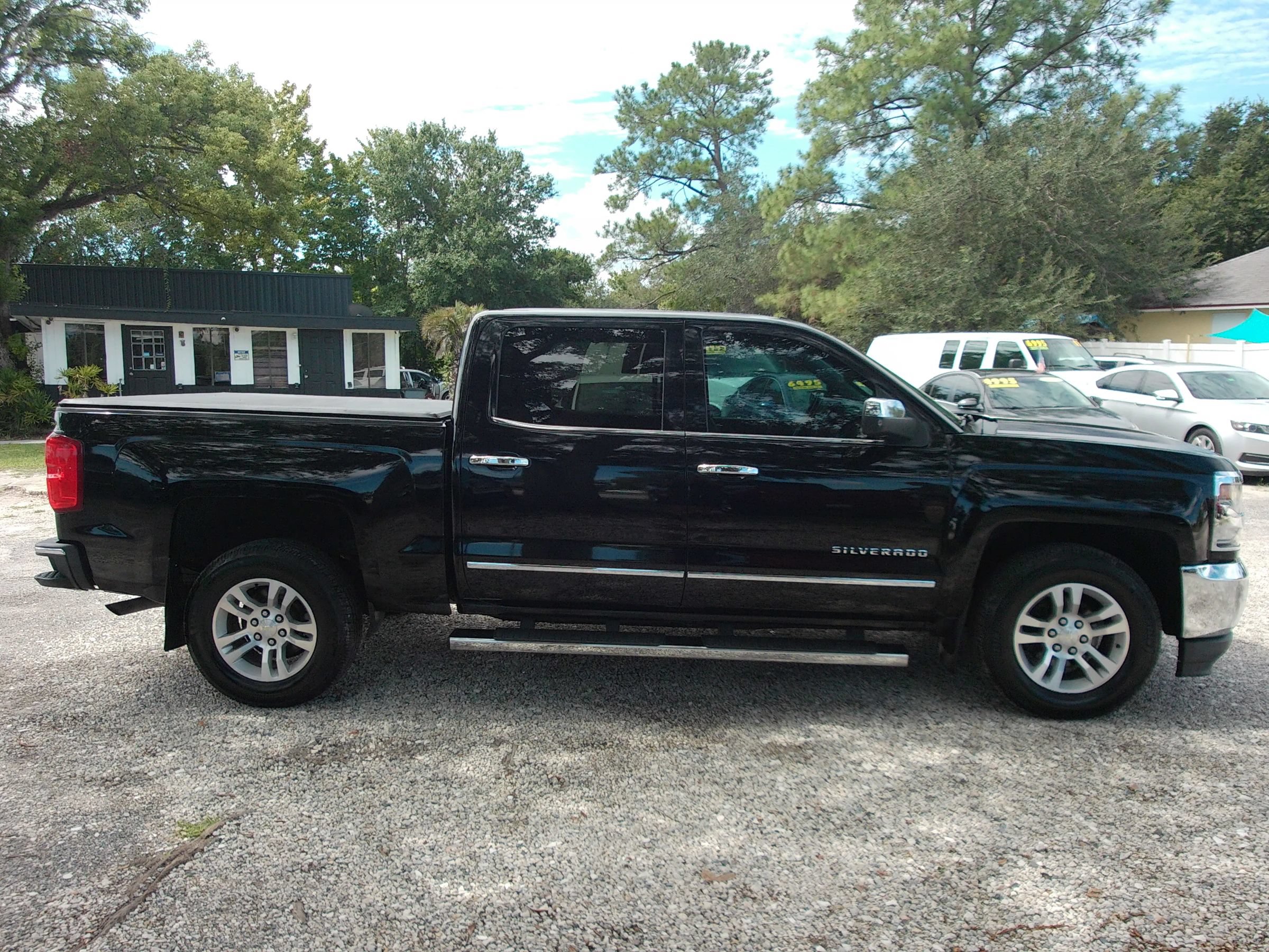 Used 2018 Chevrolet Silverado 1500 LTZ RWD image 4