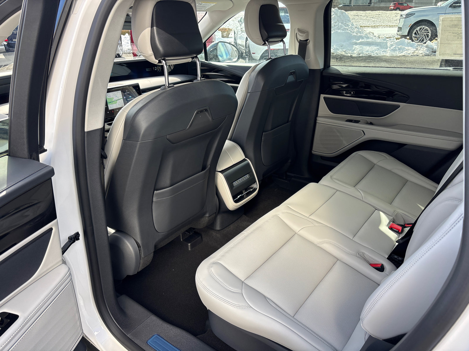 New 2026 Lincoln Nautilus Premier w/ Jet Appearance Package AWD/4WD image 27