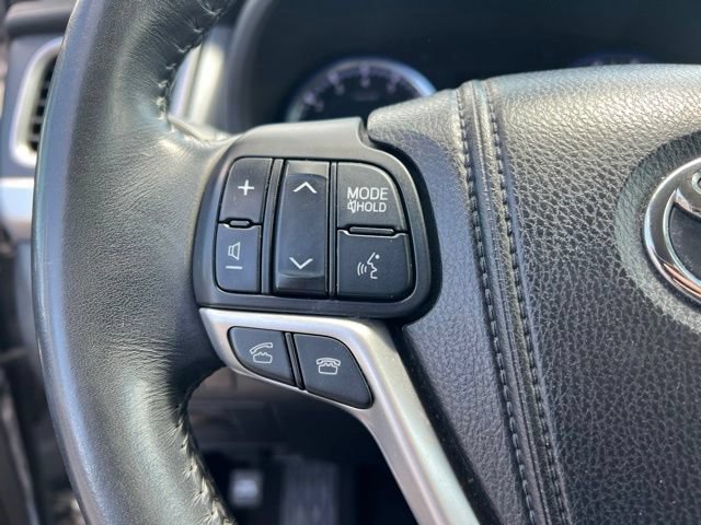 Used 2014 Toyota Highlander XLE AWD/4WD image 14