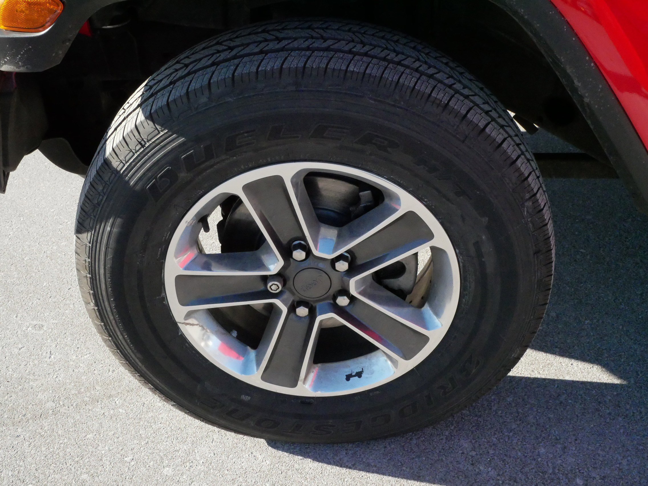 Used 2018 Jeep Wrangler Unlimited Sahara image 15