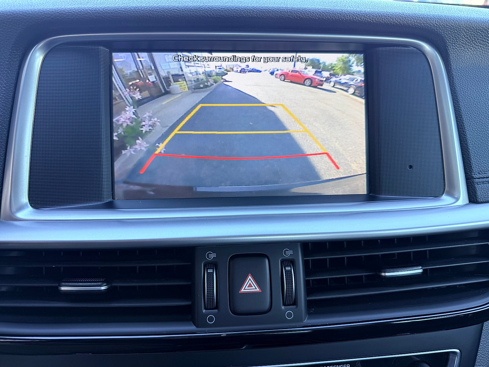 Used 2020 Kia Optima SE FWD image 29