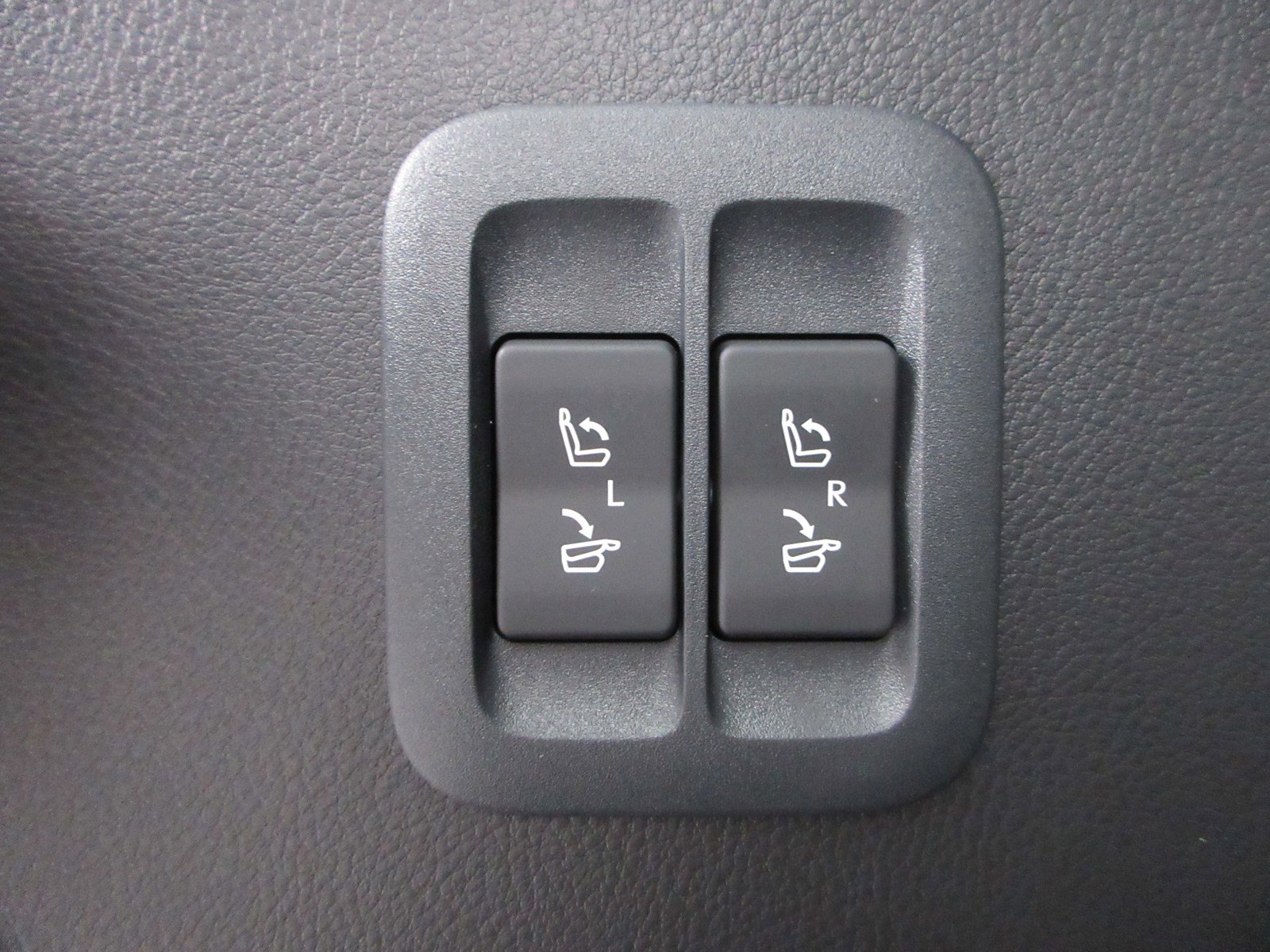 New 2026 Lexus TX 500h AWD image 57