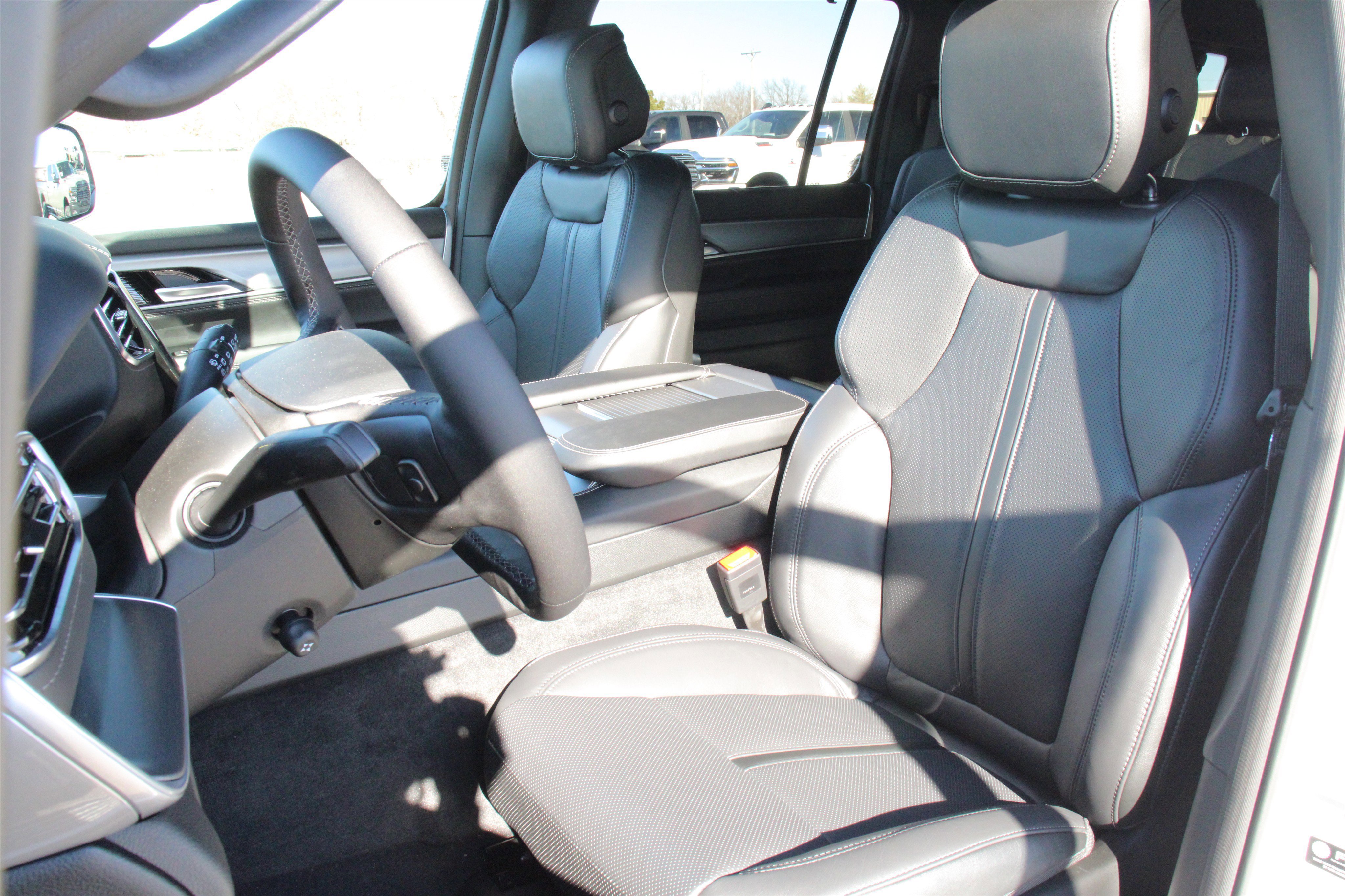 New 2026 Jeep Grand Wagoneer L Limited image 5