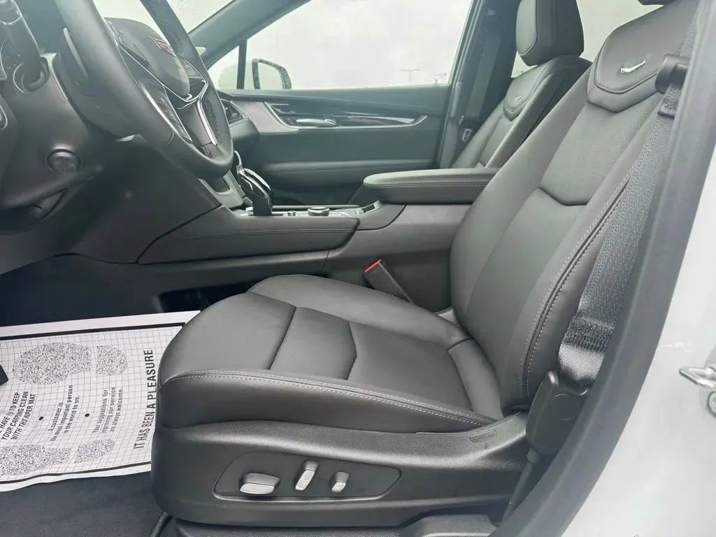 New 2026 Cadillac XT5 Premium Luxury AWD/4WD image 9