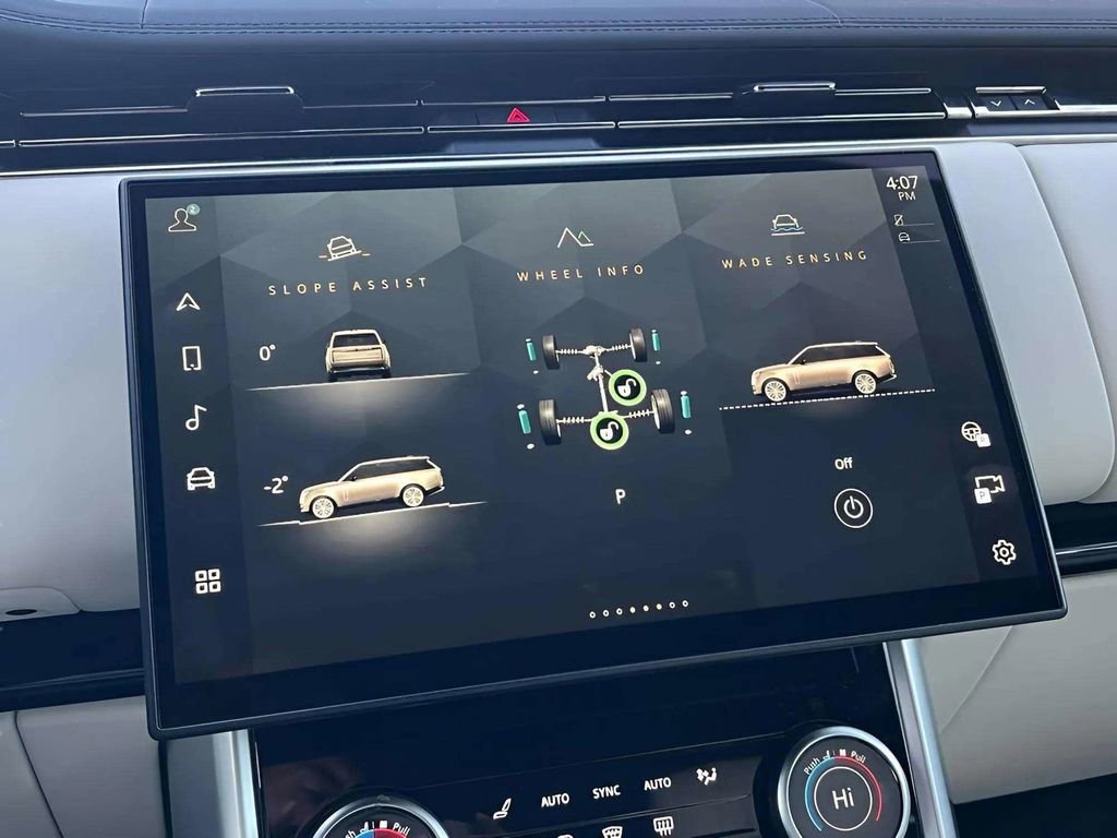 Used 2023 Land Rover Range Rover SE image 12