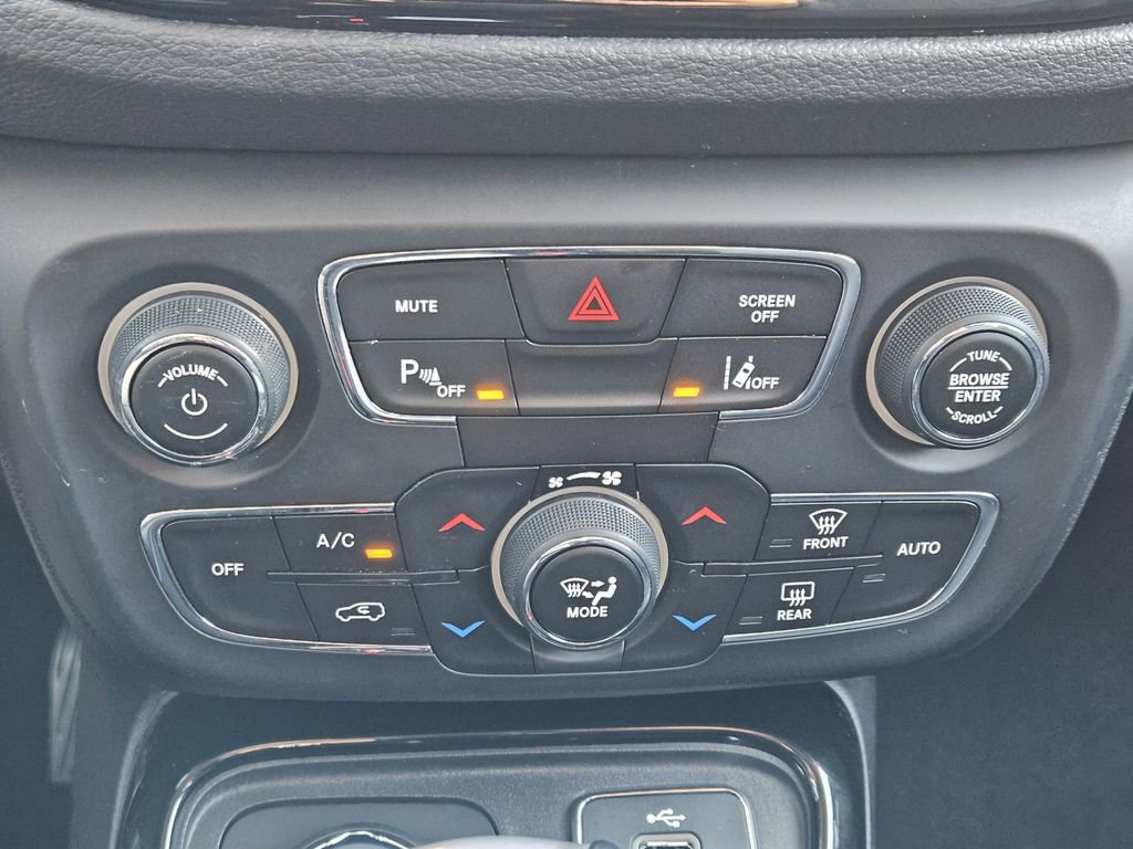 Used 2018 Jeep Compass Limited w/ Navigation Group image 16