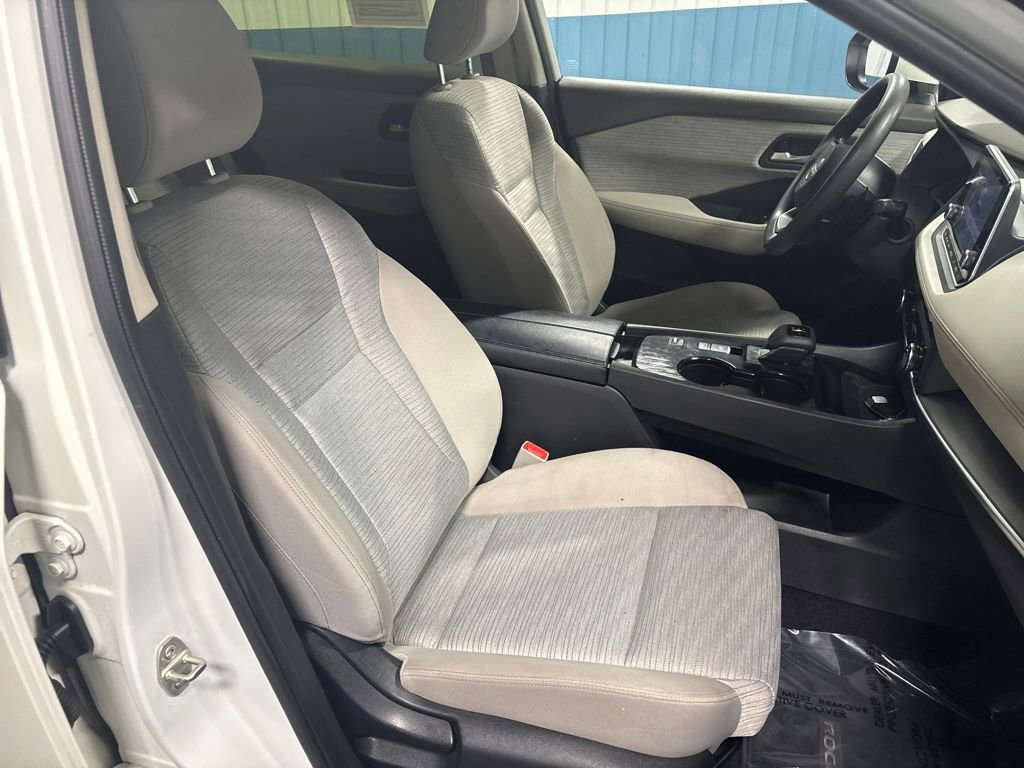 Used 2023 Nissan Rogue SV image 34