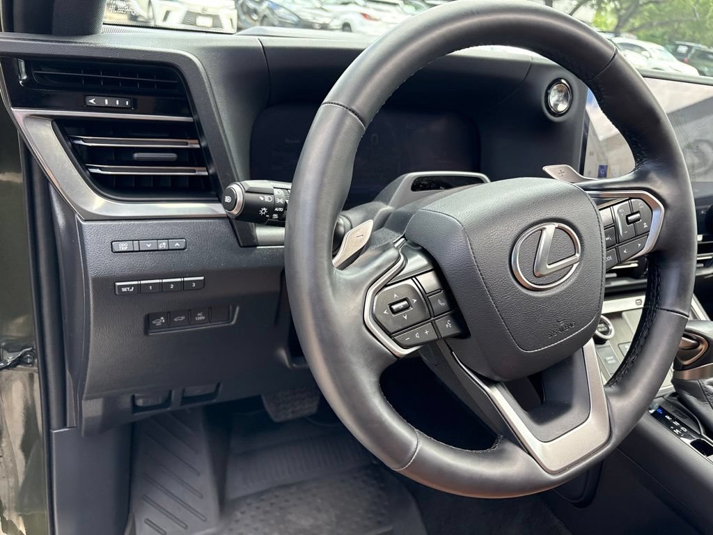 Certified 2025 Lexus GX 550 w/ Accessory Package (2T) AWD/4WD image 13