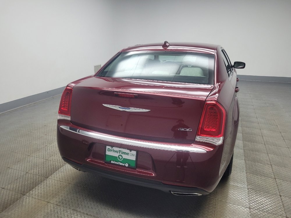 Used 2022 Chrysler 300 Touring image 7