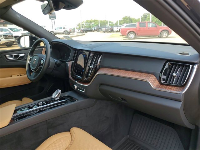 Used 2025 Volvo XC60 B5 Ultra w/ Protection Package Premier image 30