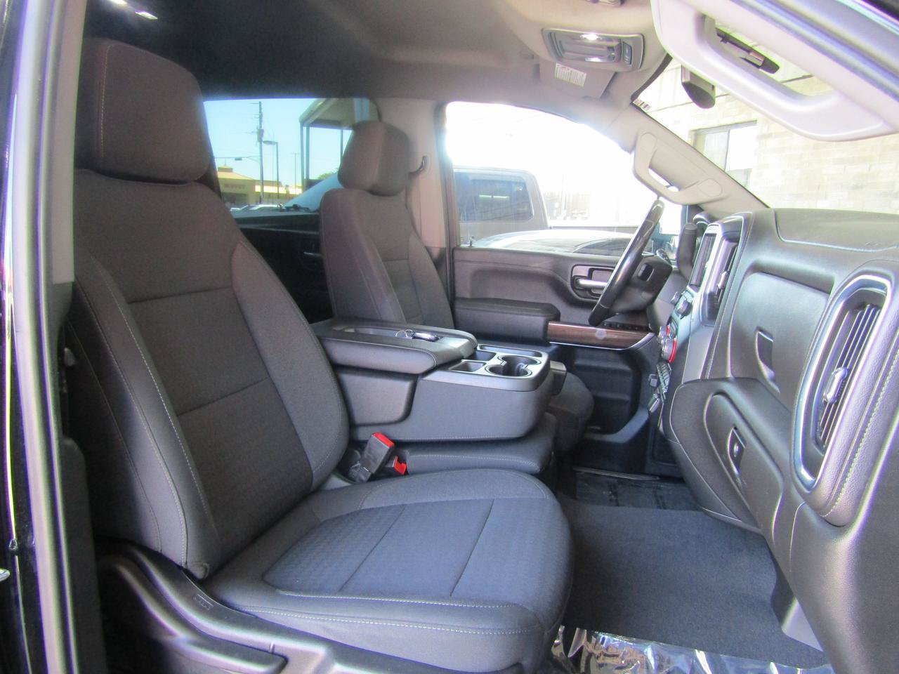 Used 2022 Chevrolet Silverado 2500 LT w/ Midnight Edition AWD/4WD image 12