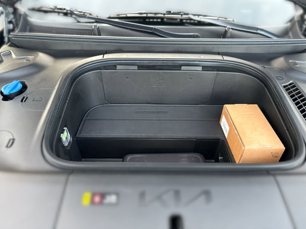 Used 2024 Kia EV9 Land image 18