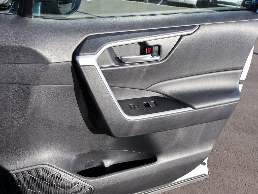 Used 2024 Toyota RAV4 XLE image 11